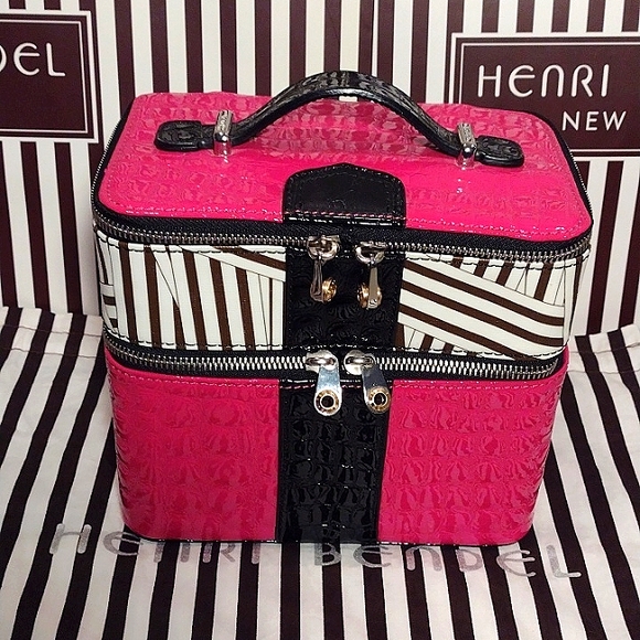 henri bendel Handbags - Henri Bendel Disturbed Stripe Train Case